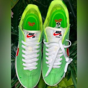 Nike SB Ghost “Grinch” Green Bright Crimson